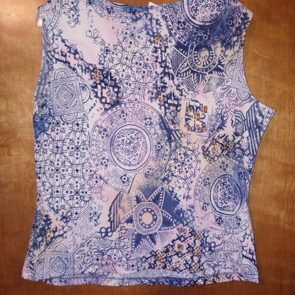 Shirt - Picture 3 of 3